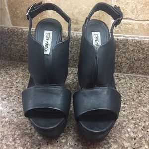 Steve Madden black wedges 7.5